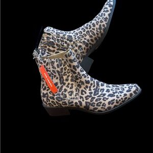 Brand new Joe Fresh size 10  Swede Print Ankle Boots 4cm heels